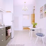 Modern Pastel Victus Close To The Railway Station By Renters * سوبوت