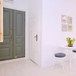 Modern Pastel Victus Close To The Railway Station By Renters *